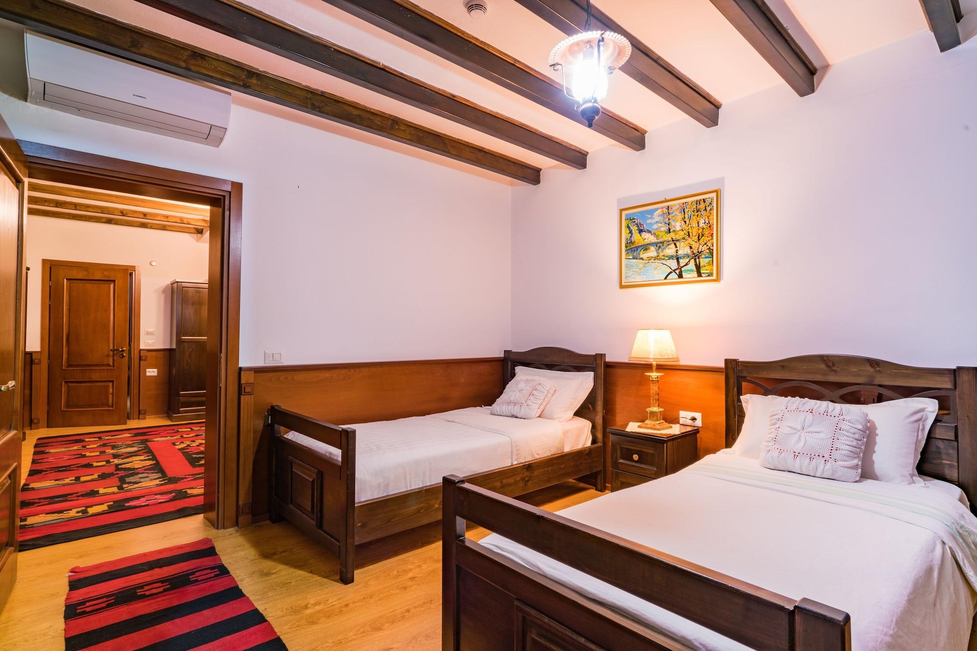 Castle Park 3* Berat
